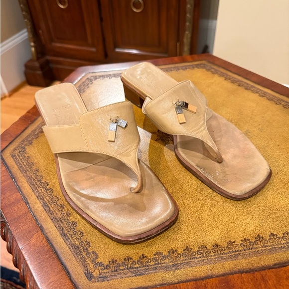 Salvatore Ferragamo Tan Leather Thong Sandals Size 9 MSRP $495 - Picture 2 of 9